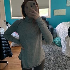 LULEMON SWEATSHIRT PERFECT CONDITION